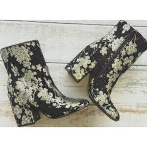 INDIGO RD Women's Bootie Size 9 Jaguard Black Silver Floral Embroidered Shoe